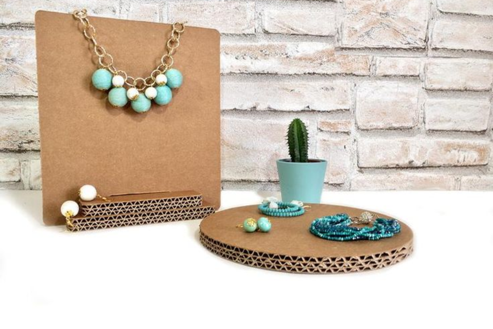 https://lovextop.com/eco-friendly-jewelry-gifts-in-westlake-village/